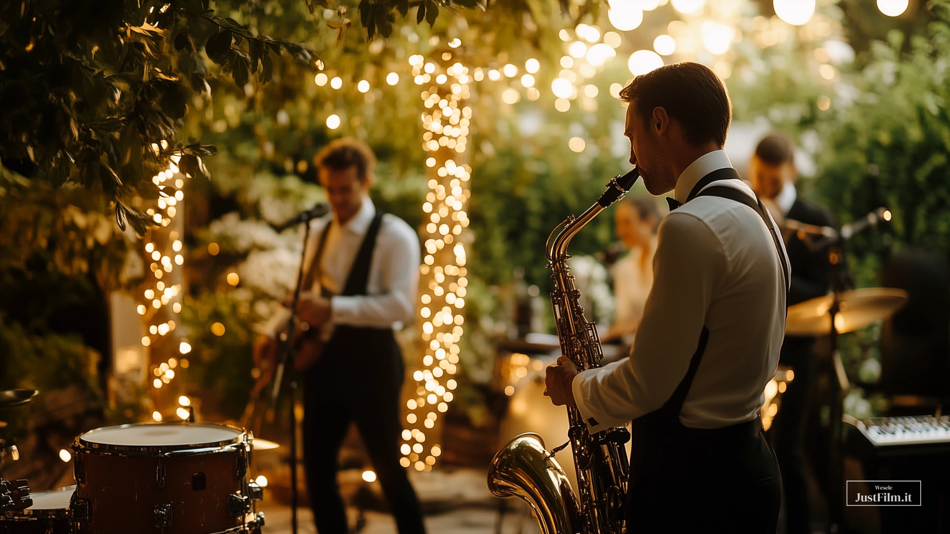 How much a DJ or band costs for a wedding