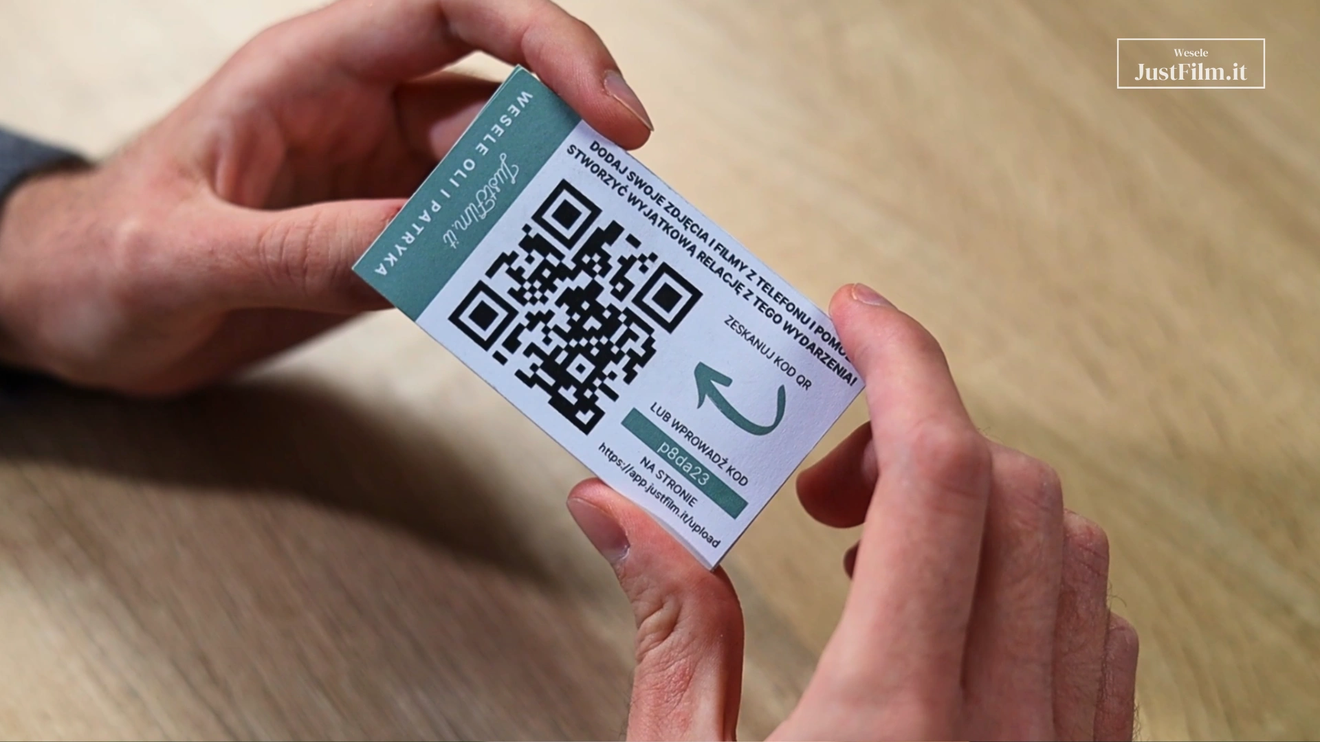 Table card with a wedding QR code